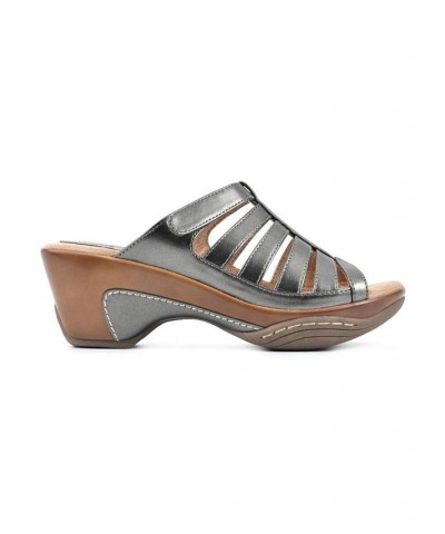 Women's Valencia Clog Sandals PD04 $38.71 Shoes