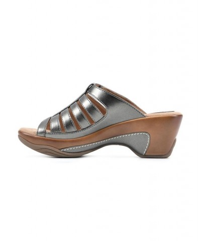 Women's Valencia Clog Sandals PD04 $38.71 Shoes